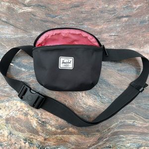 Herschel Supply Co Fourteen fanny pack in black